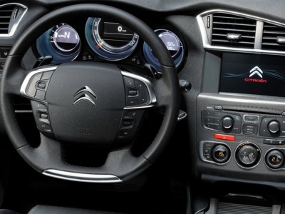 Francuski producent ogłasza akcję serwisową. Zaleca zaprzestanie jazdy