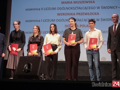 Prymusi z nagrodami starosty świdnickiego. Wyróżniono aż 250 uczniów [FOTO]