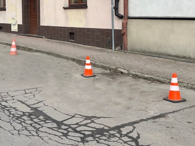 Blokujesz miejsce parkingowe za pomocą pachołków? Prosisz się o mandat