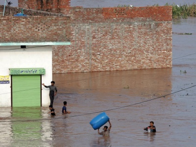 Katastrofalna powódź w najludniejszym regionie Pakistanu. Dotknięte dwa miliony ludzi