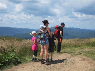 Wakacje 2025 w Polsce. Mniej pobytów nad morzem i rekordowy sezon w górach