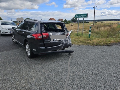 Zderzenie autobusu z dwiema osobówkami w Kochłowach