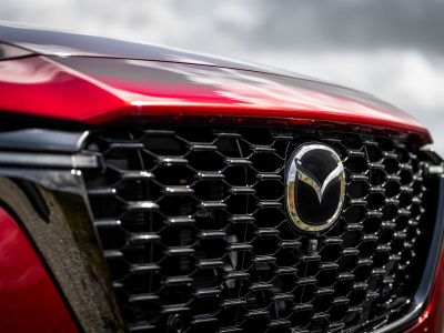 Silnik spalinowy o zerowej emisji. Mazda wygrywa technologiczny wyścig