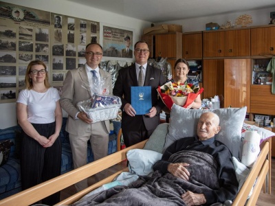 Kapitan Tadeusz Lutak świętuje 108. urodziny