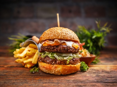 AI poprawia wygląd twojego burgera. Nikt na tym nie zyskuje