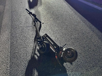 Dwaj mężczyźni na jednej hulajnodze. Zginęli na miejscu