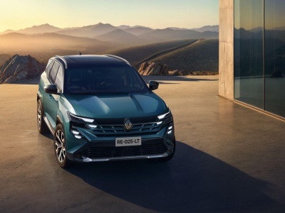 Renault liderem sprzedaży we Francji. Nowe R4 E-Tech gwiazdą jesieni