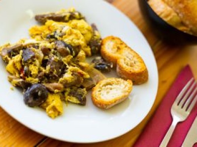 Zrób na nich jajecznicę. Będzie zdrowsza i smaczniejsza