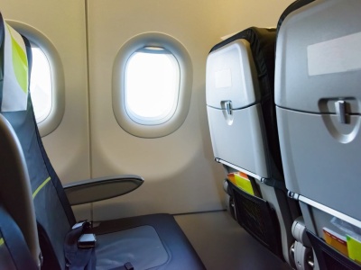 Dlaczego załoga prosi o odsłonięcie okien podczas startu i lądowania? To ważniejsze niż myślisz