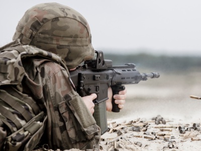 Karabin z okopów wraca do Polski. Armia bierze kolejne tysiące