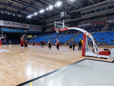 Zbliża się pierwszy gwizdek nowego sezonu. Koszykarze z Resovii chcą się zaprezentować miastu