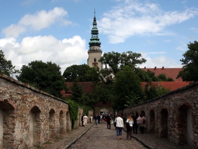 To tu zapisano pierwsze zdanie po polsku. Ta malownicza wieś na Dolnym Śląsku skrywa wielką historię