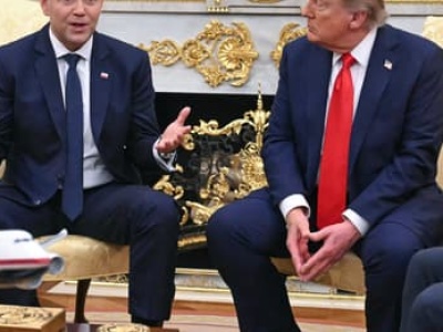 Liczne czułe słówka i jedna ważna deklaracja. Jak przebiegało spotkanie Trump-Nawrocki [ANALIZA]