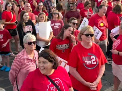 Nauczyciele z Naperville wywalczyli podwyżkę płac