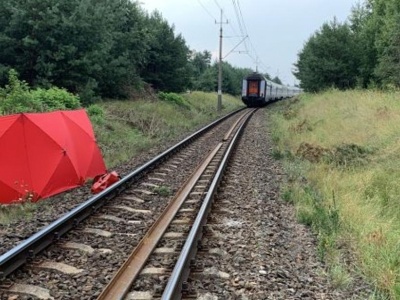 200 osób ewakuowanych z pociągu. Śmiertelny wypadek na torach