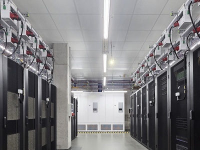 Superkomputer F.I.N. już działa. Fabryka AI Boyond.pl może ruszać pełną parą