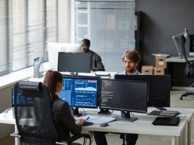 To teraz najgorętsza profesja w IT. Najlepsi zarabiają nawet 45 tys. zł miesięcznie