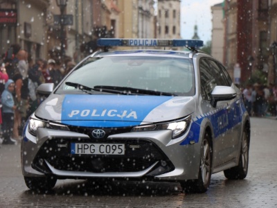 Mężczyzna w centrum miasta miał broń palną. Trafił za kratki