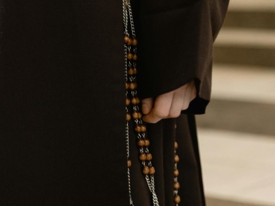 Francja: 14 osób twierdzi, że padło ofiarą polskiego księdza