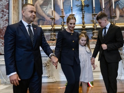 Córka Nawrockiego w Watykanie. Mała Kasia wyglądała jak aniołek!