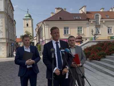 „Rzeszów najwolniejsze miasto”. Konfederacja uderza w Fijołka, ten broni się inwestycjami drogowymi