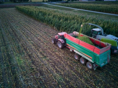 Jak przewozić zboże na przyczepie, by nie zapłacić kary?