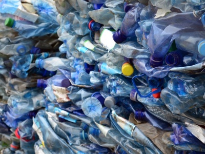 Fotosynteza bez użycia roślin? Naukowcy produkują plastik z dwutlenku węgla