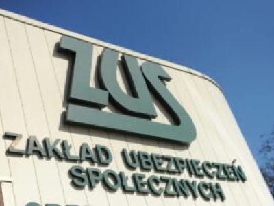 Niska emerytura? ZUS wypłaci dodatkowe 500 zł! Sprawdź, czy spełniasz kluczowe warunki