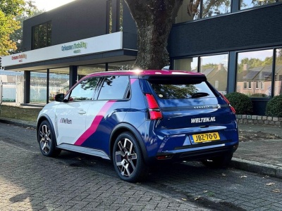 Firmy kupują Renault 5 na swój samochód służbowy. „Stanie się skutecznym narzędzie naszej promocji”