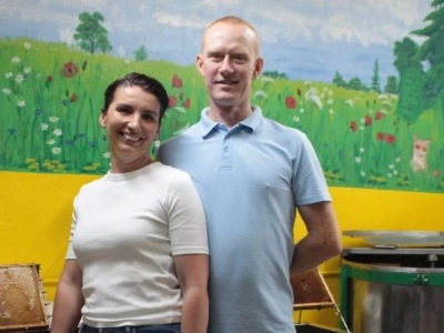 Między ulami a opasami. Rodzina z Oporzyna znalazła złoty środek