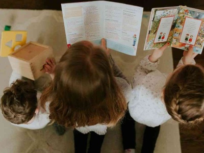 Gry edukacyjne kontra książki. Jak szybciej nauczyć dziecko czytać?