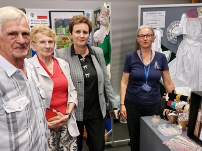 Koronka klockowa znów niepodzielnie rządziła w Bobowej. Goście międzynarodowego festiwalu byli zachwyceni [ZDJĘCIA]