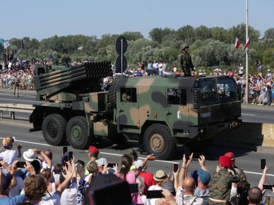 Kosmiczne wydatki na wojsko. 