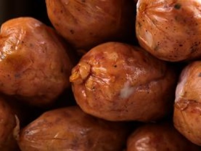 Tak szybko ściągniesz skórkę z kiełbasy. Żałuję, że wcześniej nie znałam tej prostej metody