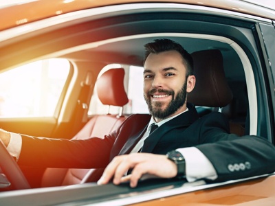 Elektryk czy hybryda – co bardziej opłaca się w leasingu?