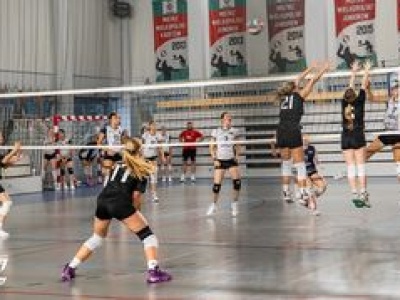 Tylu drużyn siatkarskich jeszcze w Pile nie było