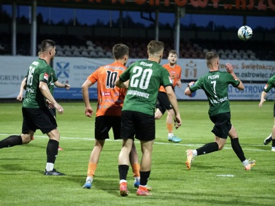 „Mało piłki w piłce”. Bezbramkowe derby w Ostrowcu