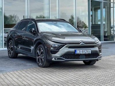 Używany Citroën C5X z benzynowym silnikiem 180 KM – 10 najtańszych ofert w Polsce