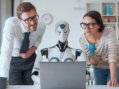 Co trzeci oddział zamknięty. Klienci zostali sami z aplikacjami i czatbotami