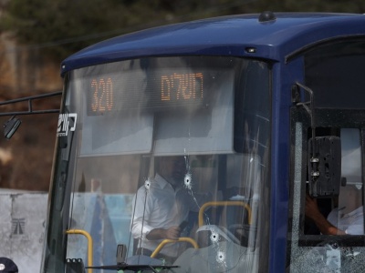 Tragedia w Jerozolimie. Weszli do autobusu i zaczęli strzelać