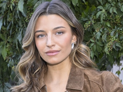 Powrót trendu z dawnych lat - popularne kurtki znów są hitem. Gwiazdy oszalały na ich punkcie