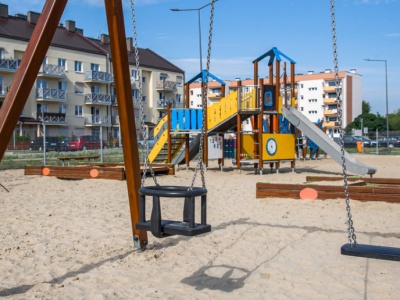 Obowiązek placu zabaw przy każdym bloku podniesie ceny mieszkań. Deweloperzy biją na alarm