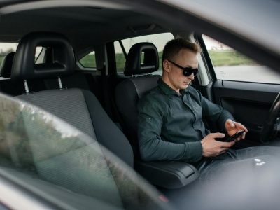 Ładowarka samochodowa popularnej marki wycofana ze sprzedaży