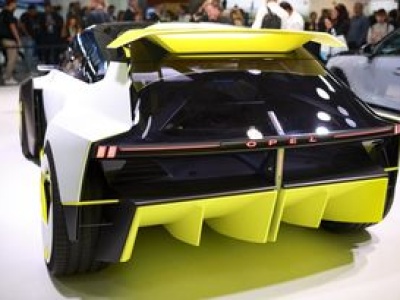 Stellantis się wycofuje. Nie chce już samych elektryków