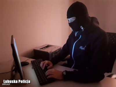 51-latek spod Olsztyna stracił 120 tys. zł, po tym jak oszukał go 