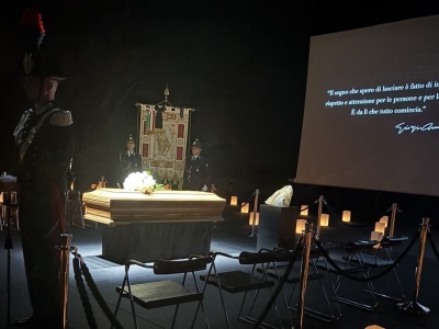 Giorgio Armani żegna się z mediolańską sceną mody. Oto kulisy pogrzebu