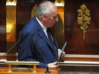 Upadek rządu we Francji. Premier przegrał głosowanie