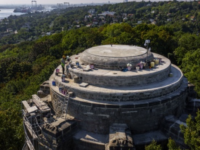 Dach wieży Gocławskiej prawie gotowy [WIDEO, ZDJĘCIA]