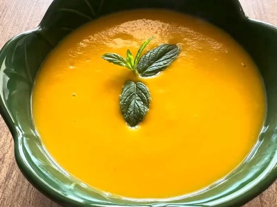 Koniec z mdłą zupą dyniową. Ten tropikalny dodatek pogłębi smak