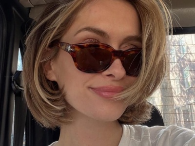 Nowa ty po pięćdziesiątce. Tej fryzury nie trzeba układać, a pięknie odmładza